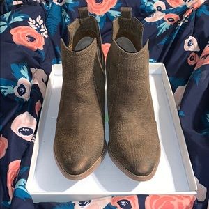 Not Rated Booties Size 10